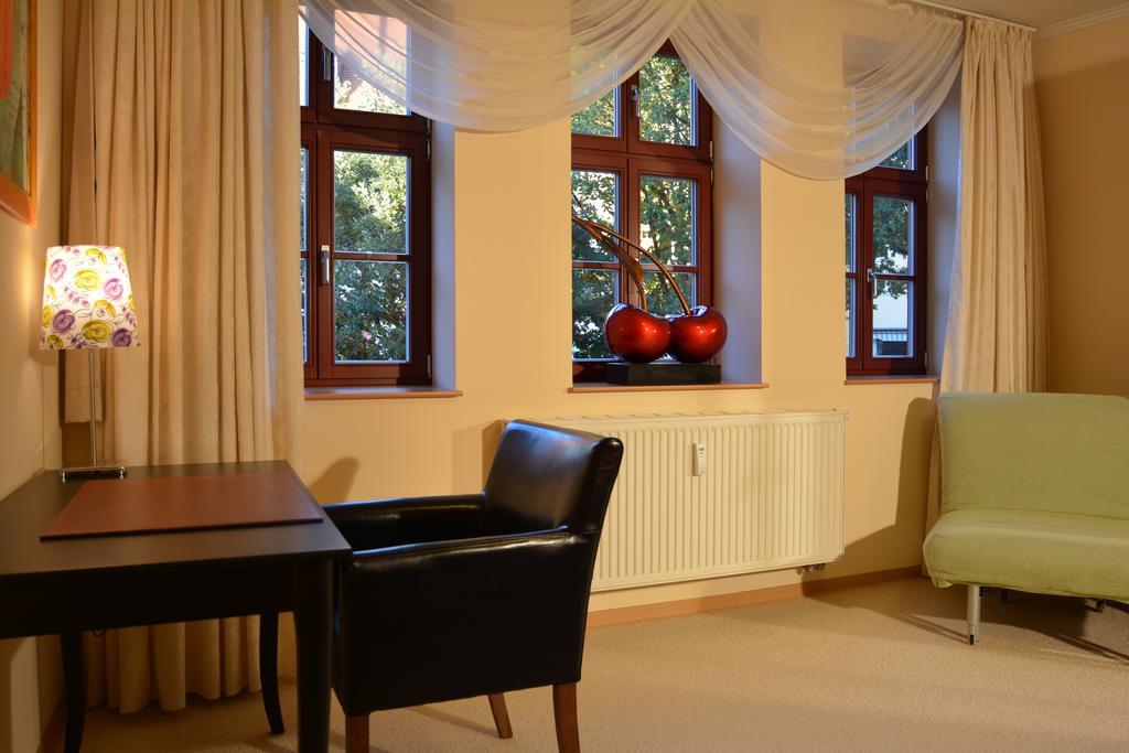 Ferienwohnung Domschatz Naumburg  Szoba fotó