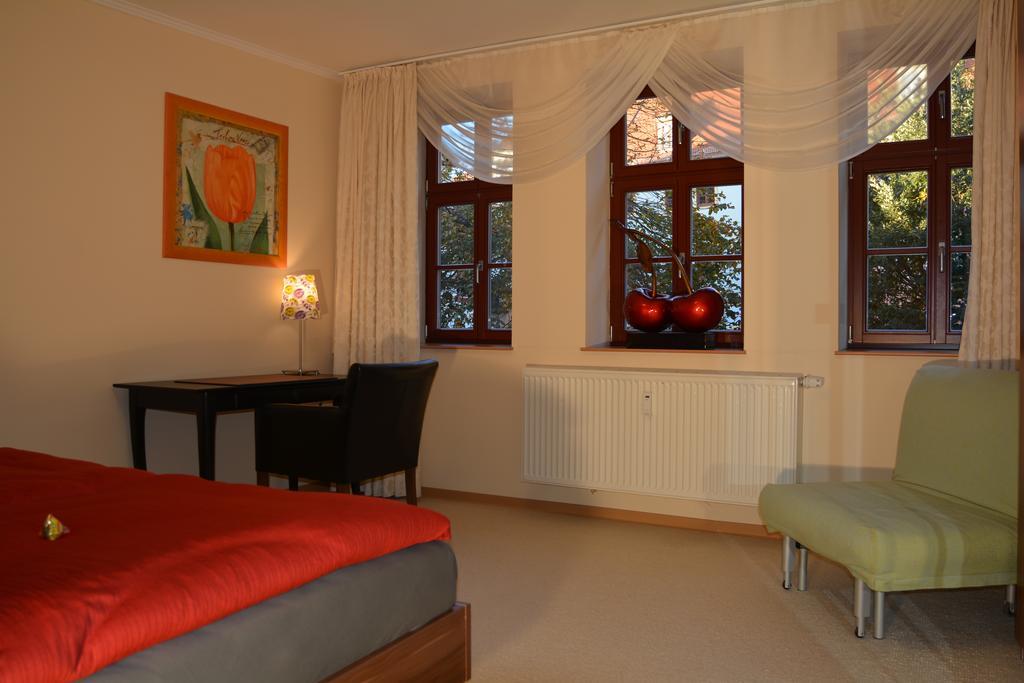 Ferienwohnung Domschatz Naumburg  Szoba fotó
