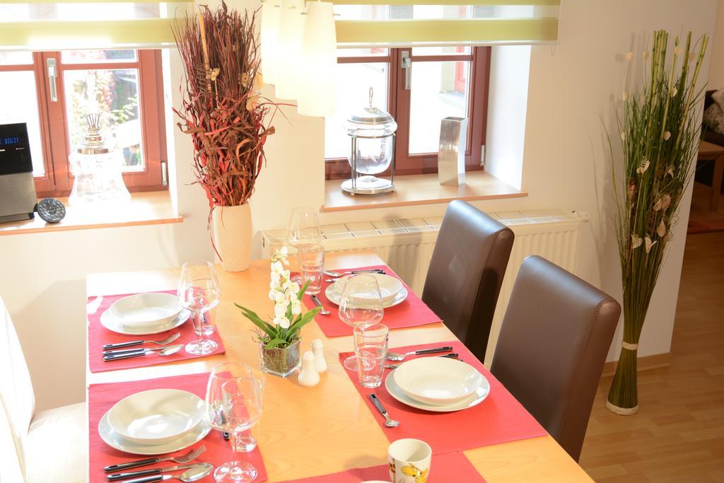 Ferienwohnung Domschatz Naumburg  Szoba fotó